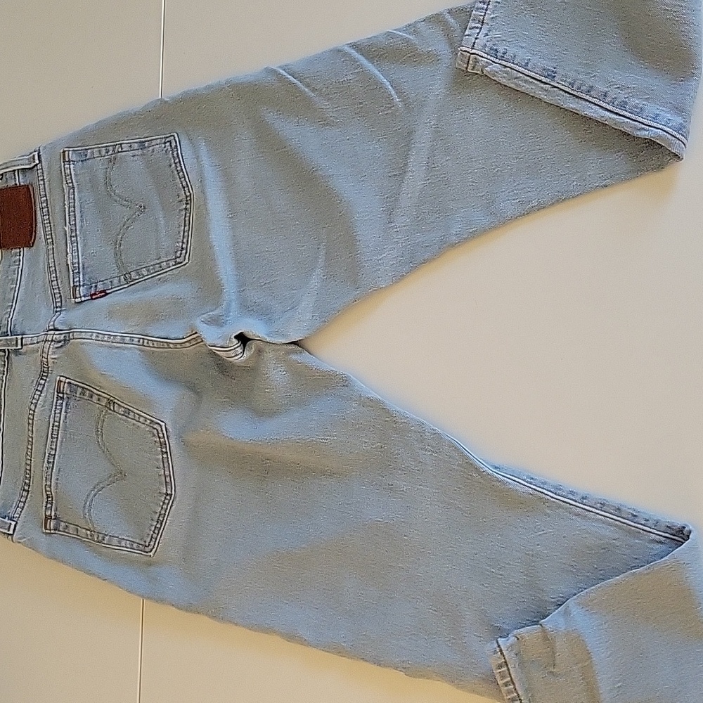 Levi's Distressed Jeans - Picture 2 of 10
